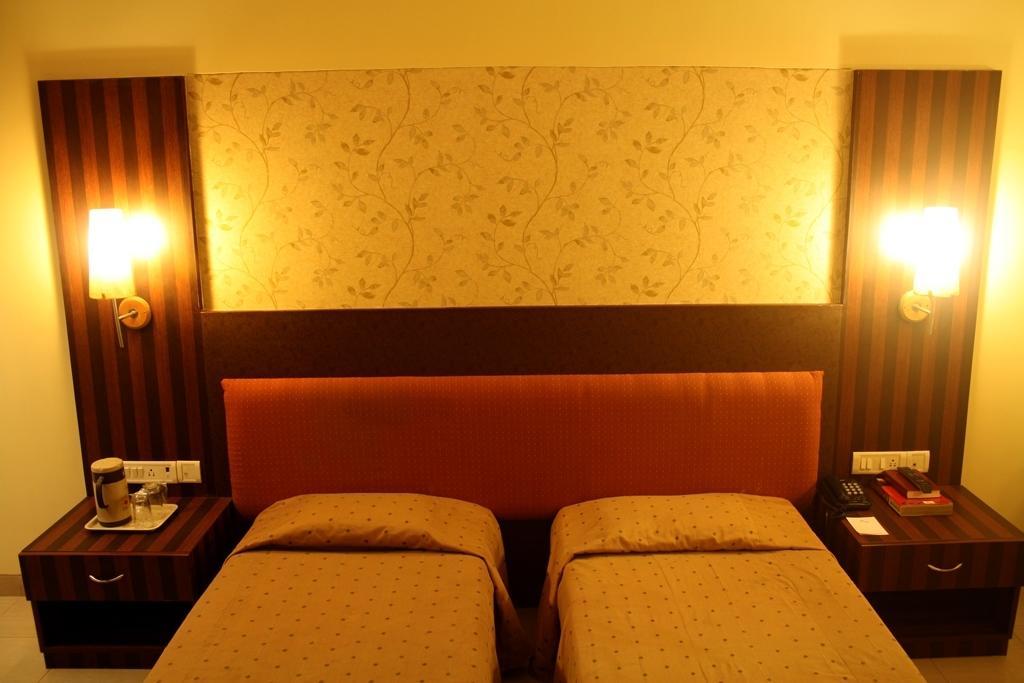 Hotel K Stars Navi Mumbai Room photo