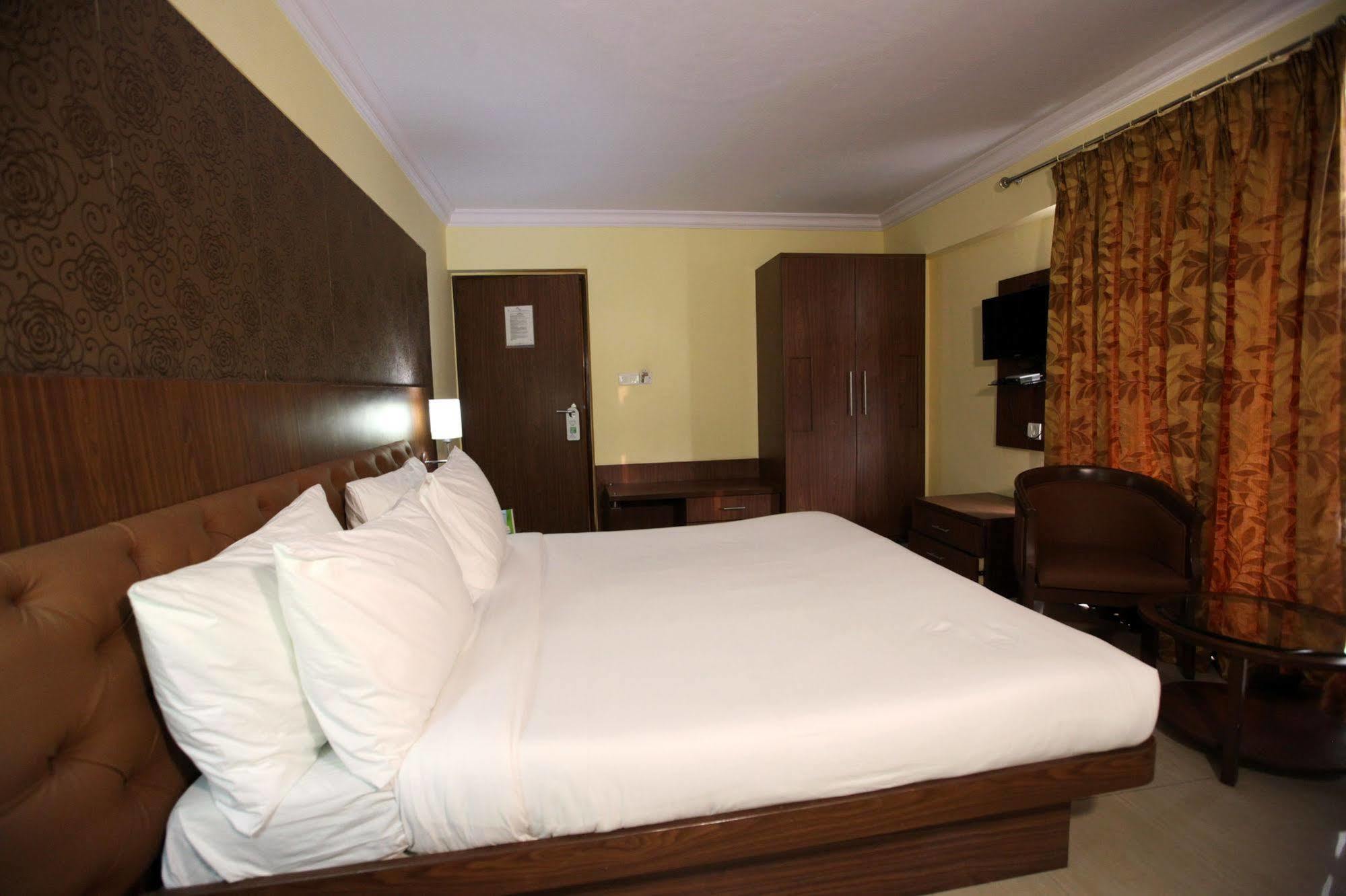 Hotel K Stars Navi Mumbai Exterior photo